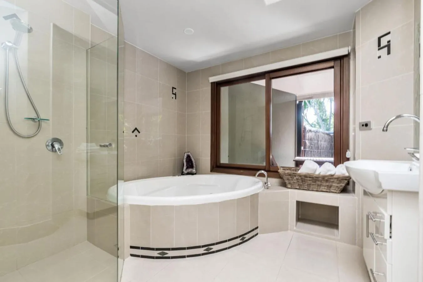 Cape Byron Retreat Byron Bay Villa Holiday home